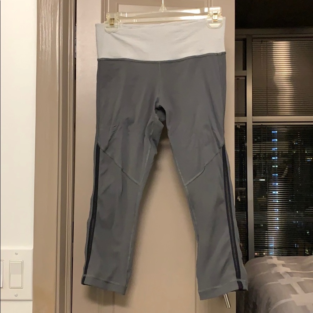 Gray Lulu 3/4 pants